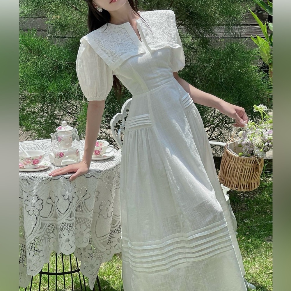 Elegant white collar dress